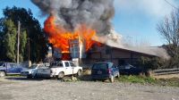 Se desató un incendio de grandes dimensiones en un taller del San Francisco III