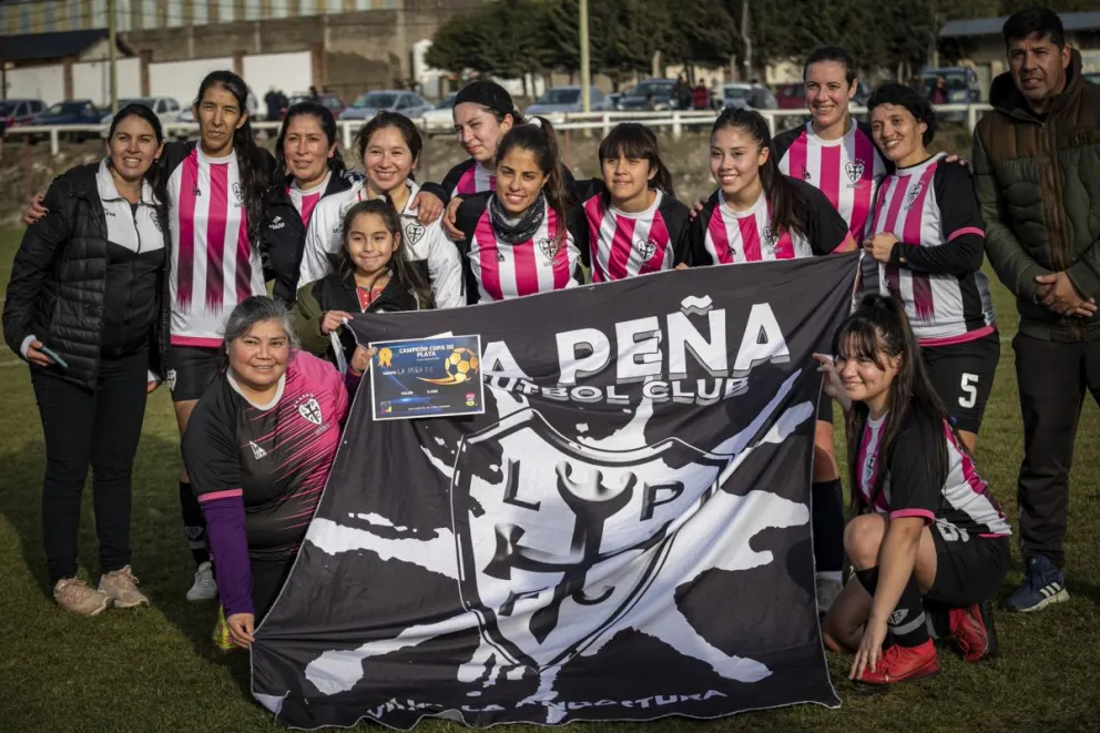 Deportivo Fénix y La Peña Fútbol Club juegan la final