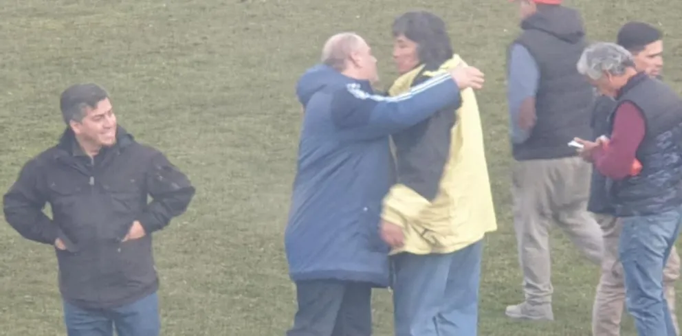 La foto que llamó la atención en la final del fútbol local