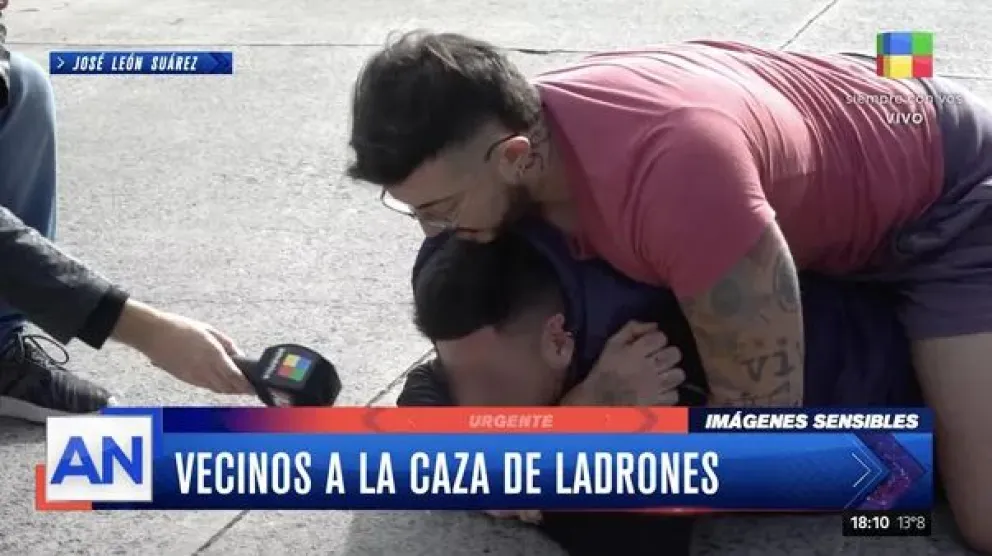 Insólito: intentó robar en un móvil televisivo, los vecinos lo atraparon y el periodista lo entrevistó