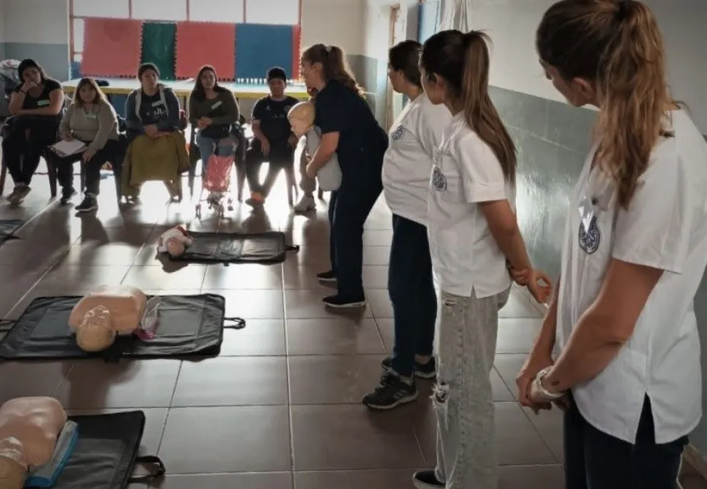 Docentes y estudiantes de la Universidad del Comahue realizaron curso de RCP