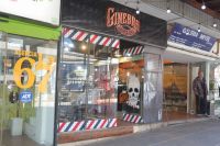 Ladrón se llevó valioso instrumental de una barbería en pleno centro de Bariloche
