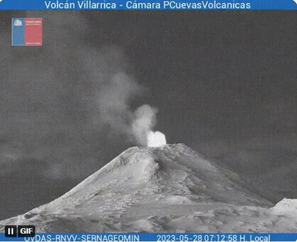 Constataron que el lago de lava volvió a ser visible.