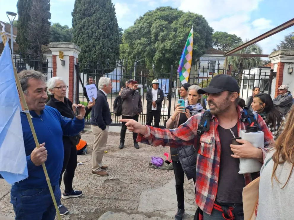 Entrega de tierras: manifestaciones a favor y en contra