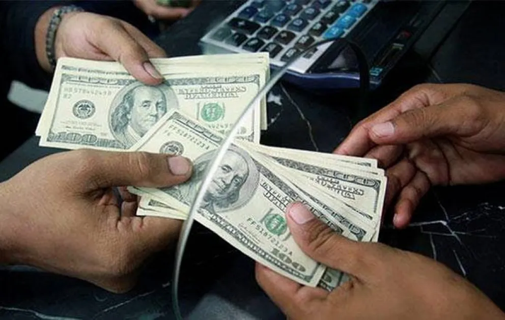 En Bariloche no se consiguen dólares pero cotiza igual que en Buenos Aires 