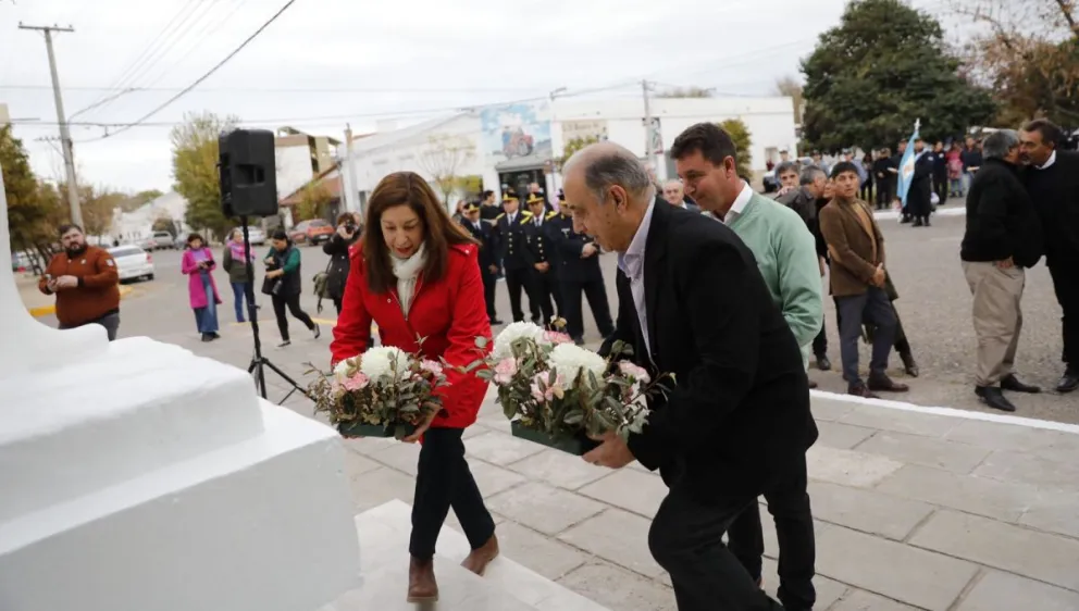 Carreras destacó el compromiso del bombero voluntario en su día