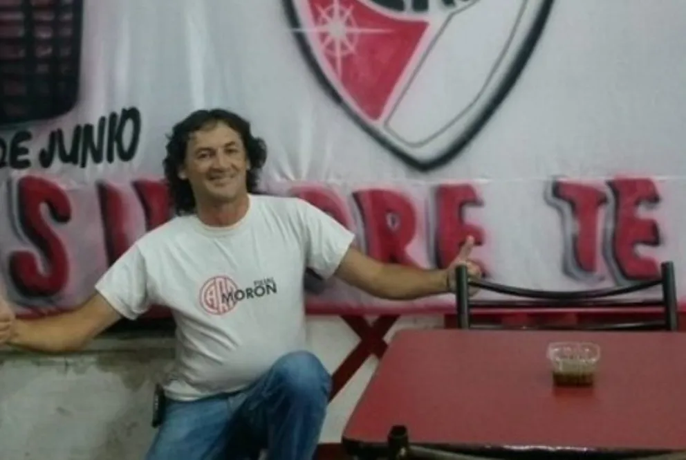 El hincha fallecido se llamaba Marcelo Serrano y tenía 53 años