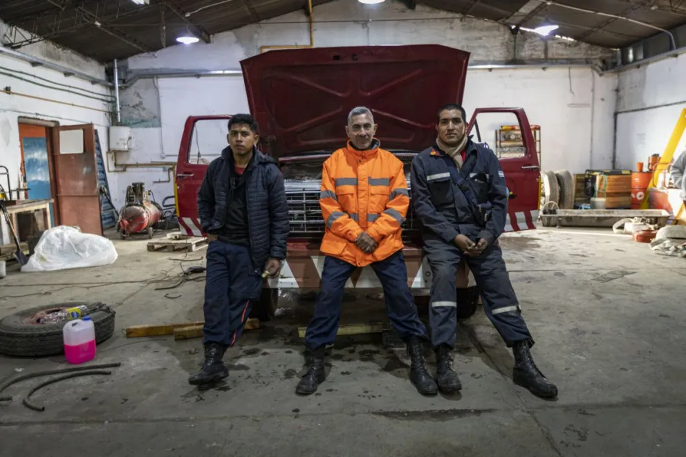 Bomberos de Jujuy consiguieron que les lleven el móvil hasta su ciudad y también pasajes de regreso
