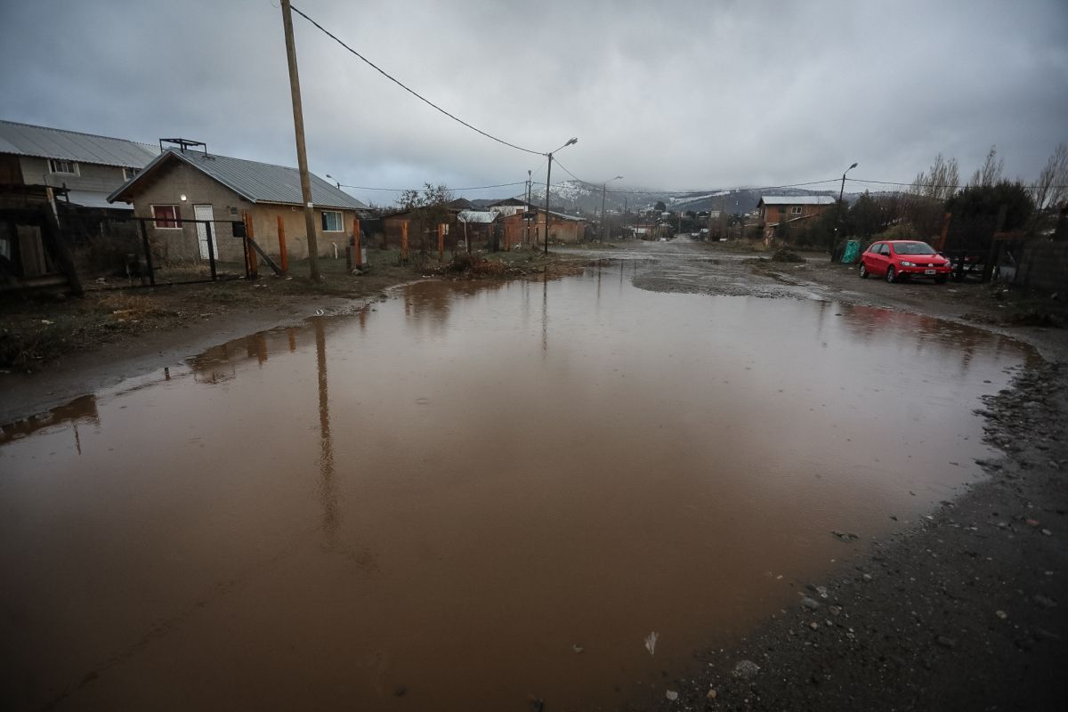Así están las calles de algunos barrios de Bariloche