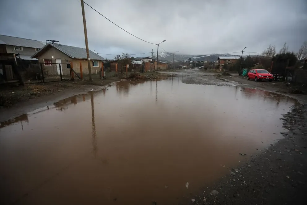 Así están las calles de algunos barrios de Bariloche