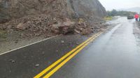 Producto del temporal se produjo un derrumbe entre Bariloche y Villa La Angostura