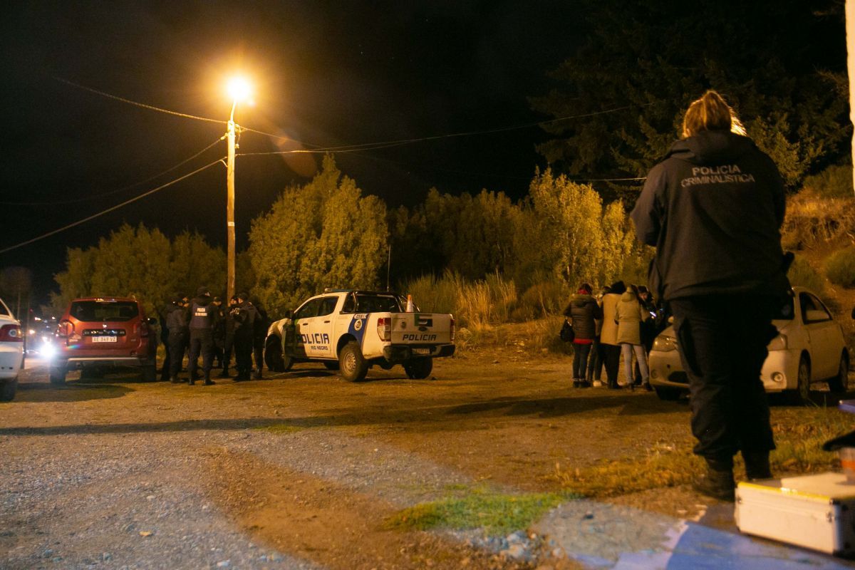 Dos personas que buscaban a su perro perdido encontraron el cuerpo de un hombre en el Alto de Bariloche