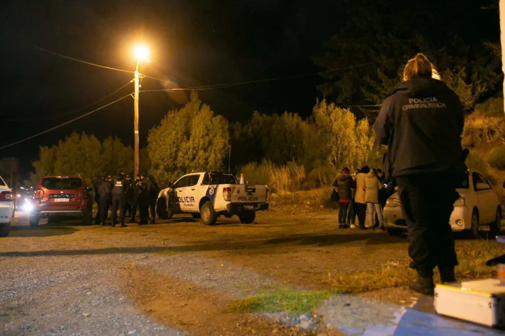 Dos personas que buscaban a su perro perdido encontraron el cuerpo de un hombre en el Alto de Bariloche