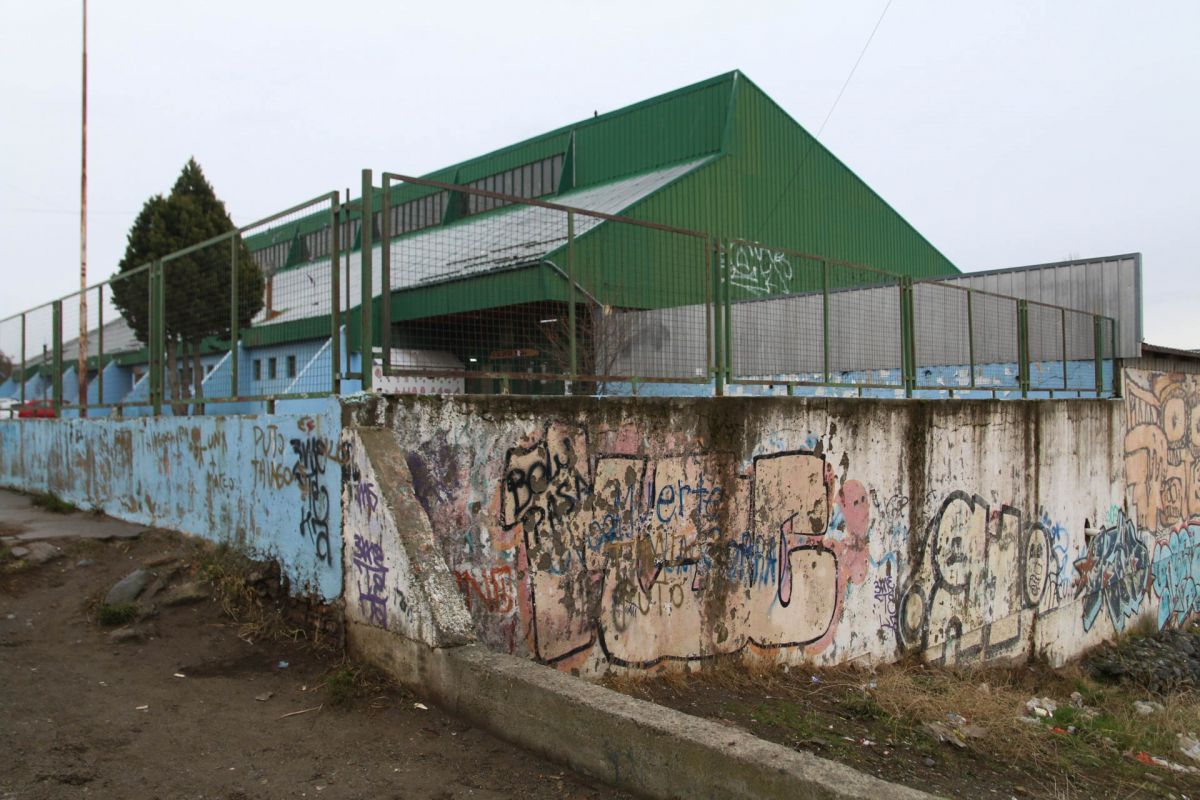 Suspenden las clases en la Escuela Primaria 295 por retención de servicio de los porteros 
