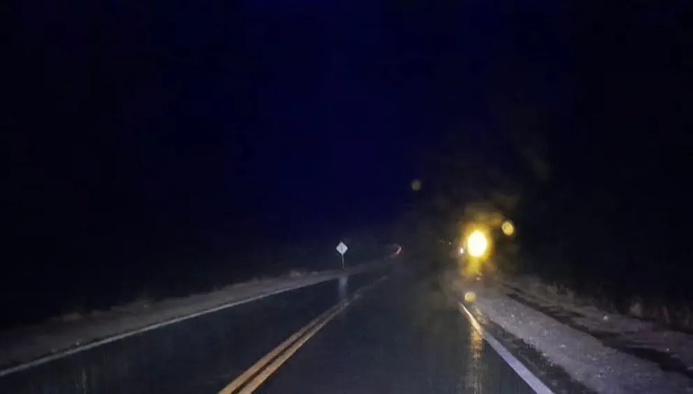 Piden precaución para transitar por Ruta 40 Sur por calzada mojada