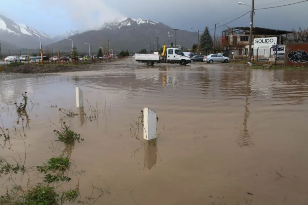 En fotos: Así están las calles del barrio El Frutillar por las lluvias
