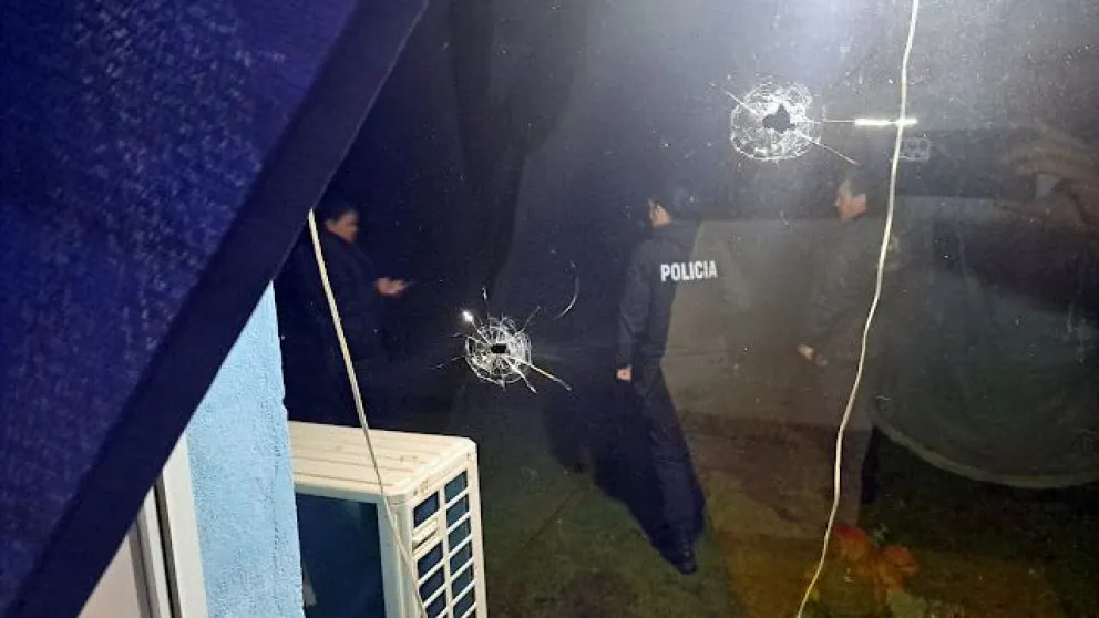 Balearon la casa de un reconocido vecino de Cholila 