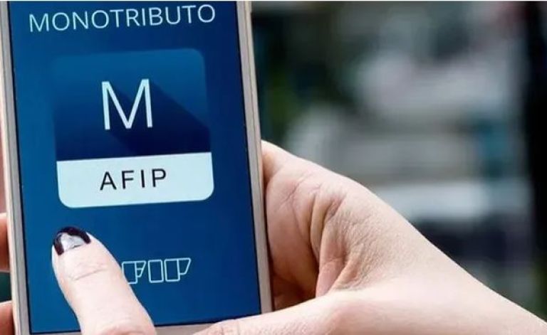 Cómo son las nuevas tasas que anunció Massa para los créditos a monotributistas