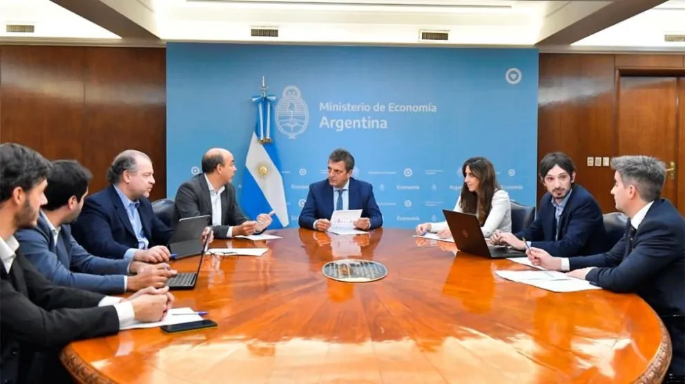 Canje de deuda: el Ministerio de Economía postergó vencimientos por $7,4 billones