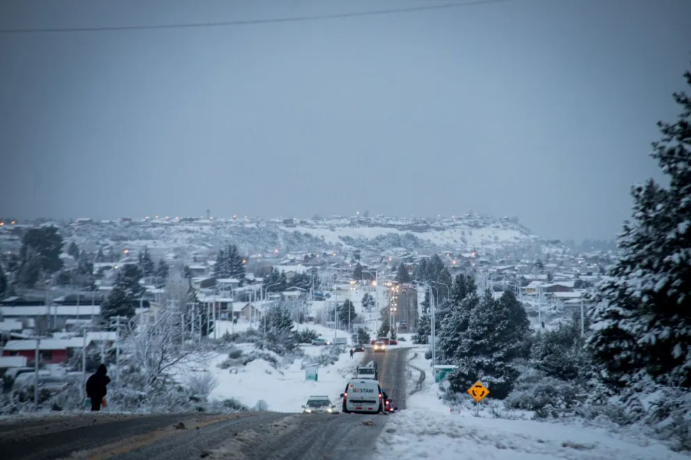 Ampliaron el alerta amarillo por nevadas en Bariloche para este lunes