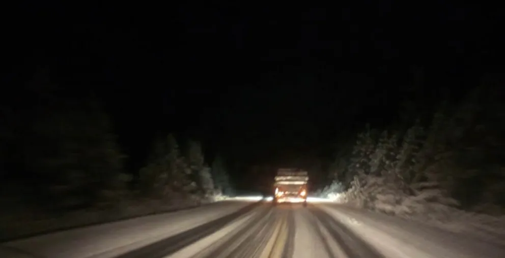 Por presencia de hielo y nieve piden extrema precaución entre Bariloche y El Bolsón