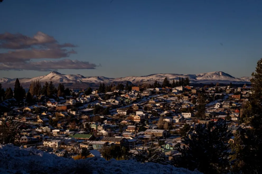 La calma tras la nevada: El otoño regaló una hermosa postal del atardecer