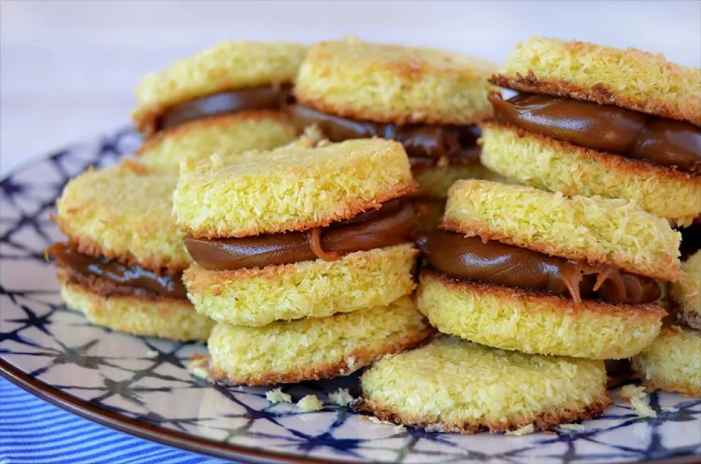 Alfajores de coco y dulce de leche: ricos y súper fáciles