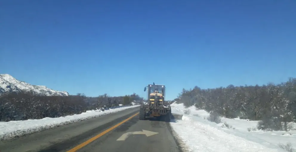 Tras el temporal, mejoraron las banquinas y la señalización entre Bariloche y El Bolsón