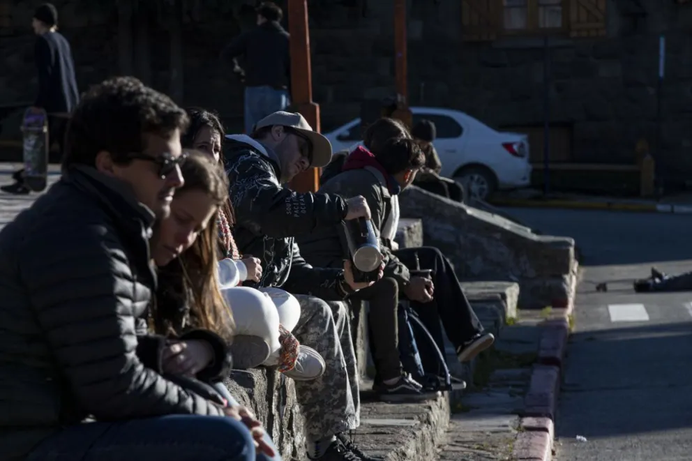 Bariloche vuelve a lucir repleta de turistas durante este fin de semana largo de junio