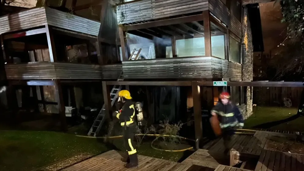 Temor al incendiarse un complejo de cabañas