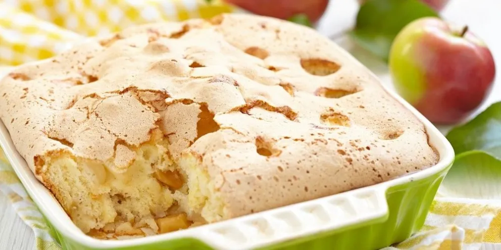 Hacé un bizcochuelo de manzana al microondas, ¡en 15 minutos!