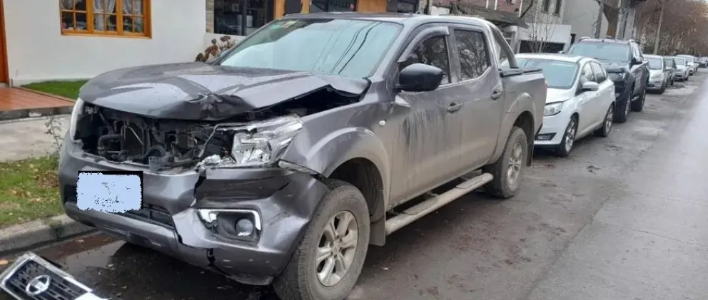 Turistas sufrieron el choque de su camioneta, no pueden retornar a su hogar y buscan al culpable