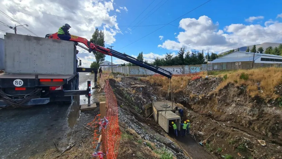 Avanza la obra de construcción de pluviales en barrios del Alto