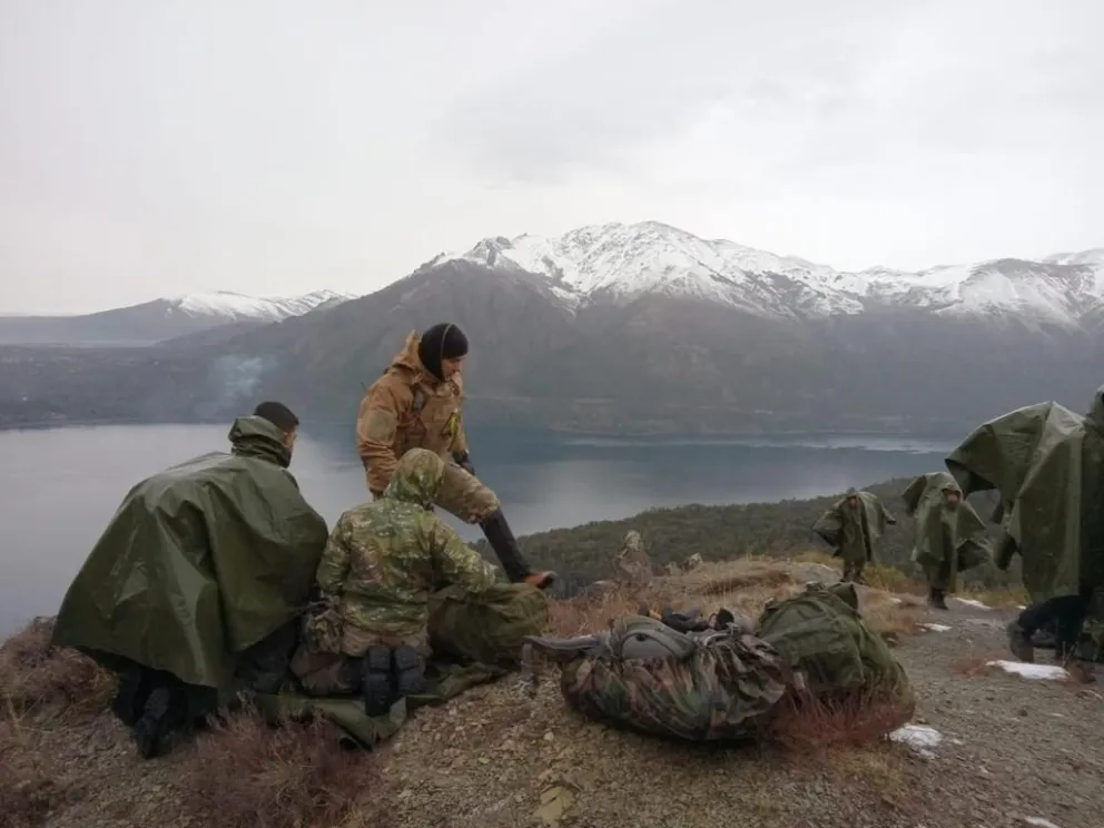 Cadetes de aviación hicieron curso de supervivencia en la Escuela Militar de Montaña