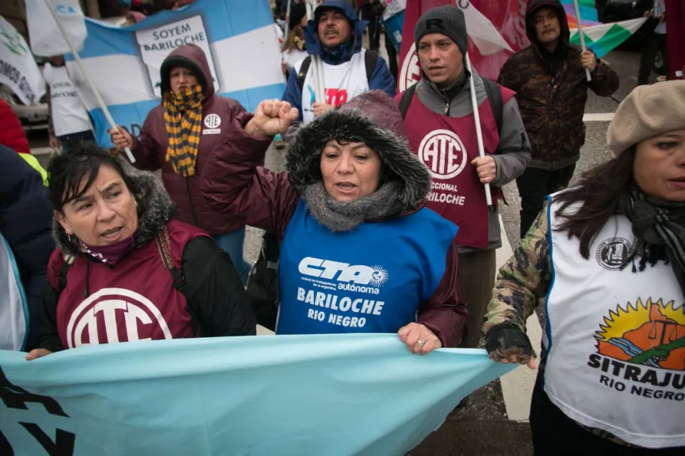 Transporte, Salud, Justicia entre otros sectores que adhieren al paro y marcharán en Bariloche 