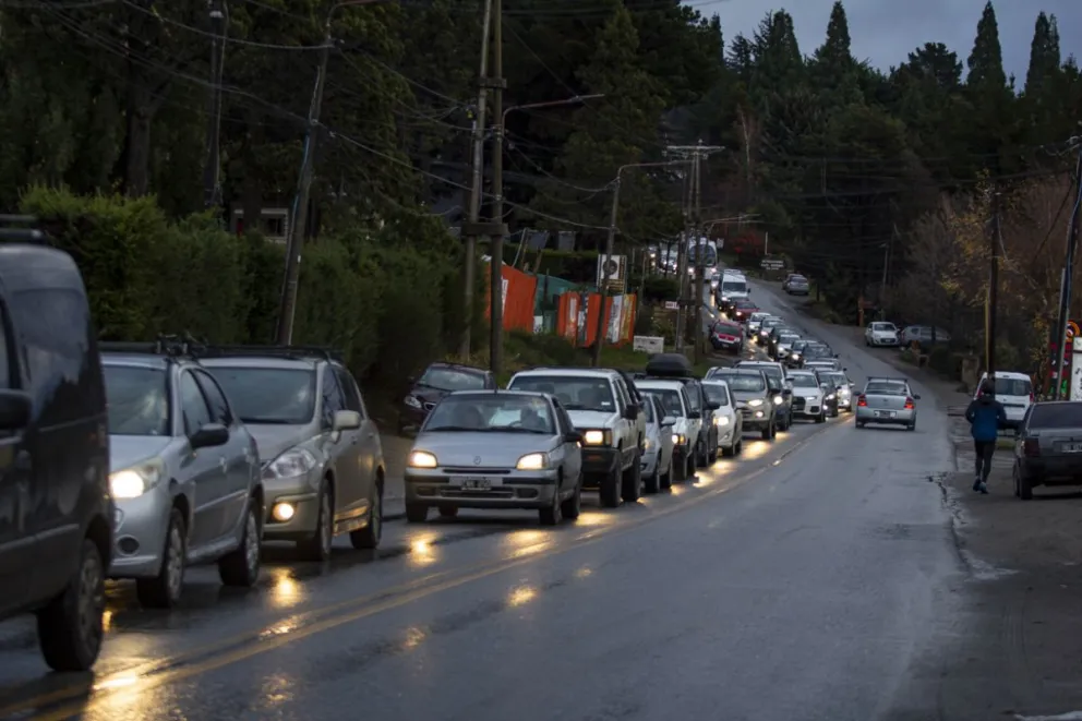 El intendente se defendió de las críticas por el tránsito colapsado en Bariloche