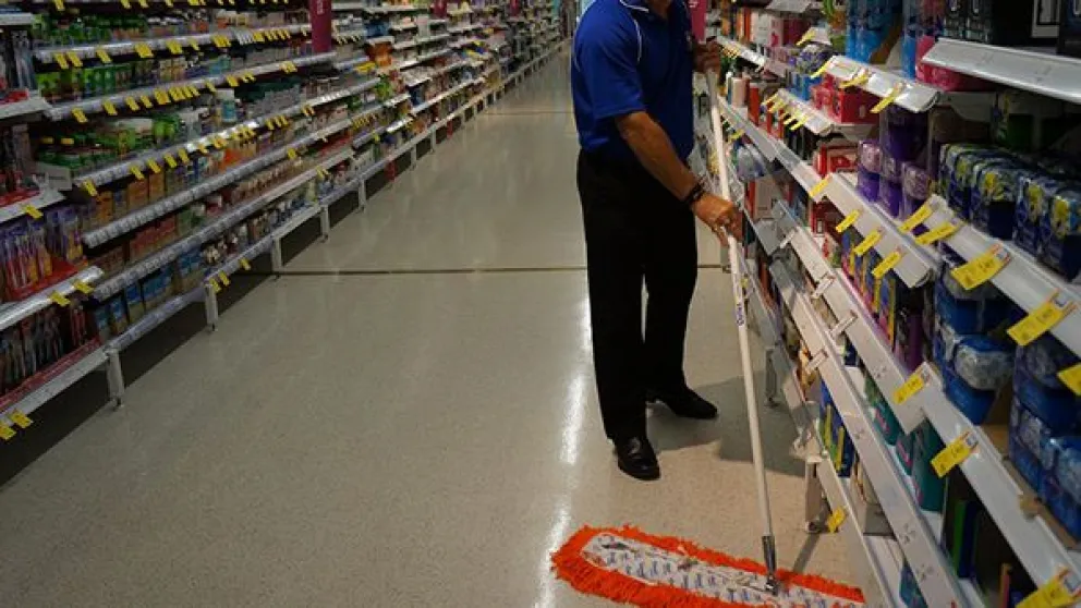 Un supermercado lo echó, inició un juicio por despido injustificado y terminó acusado de abusador